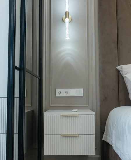 Тумба прикроватная + кровать 